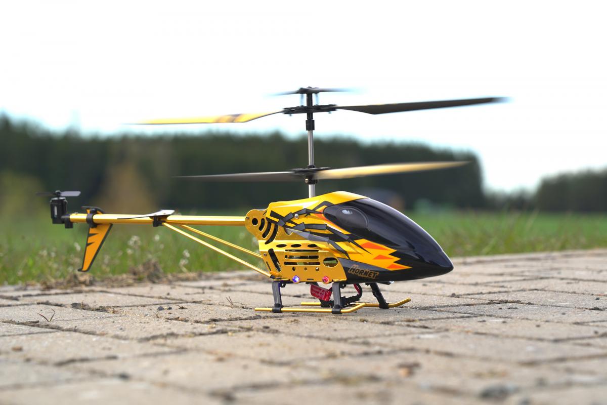 Learn to fly RC model helicopters | Carson
